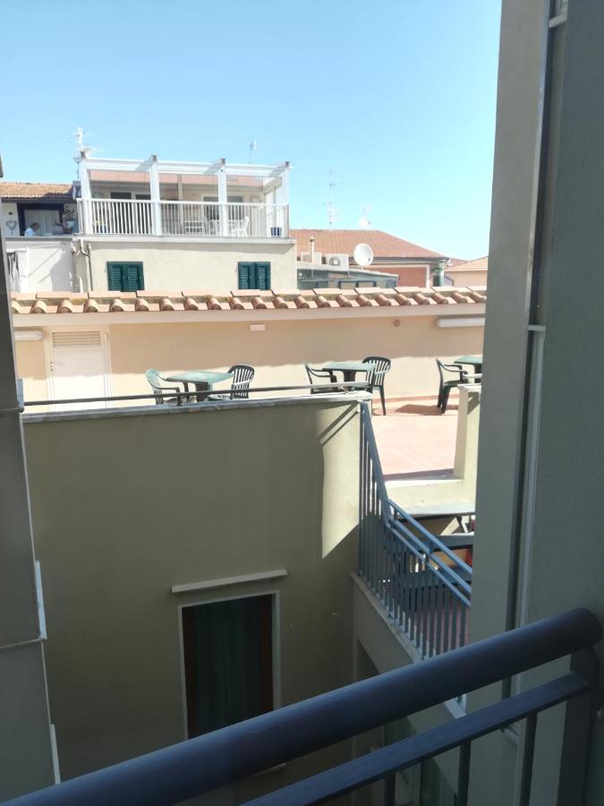 Roma Hotel Кастільйоне-делла-Пеская Екстер'єр фото