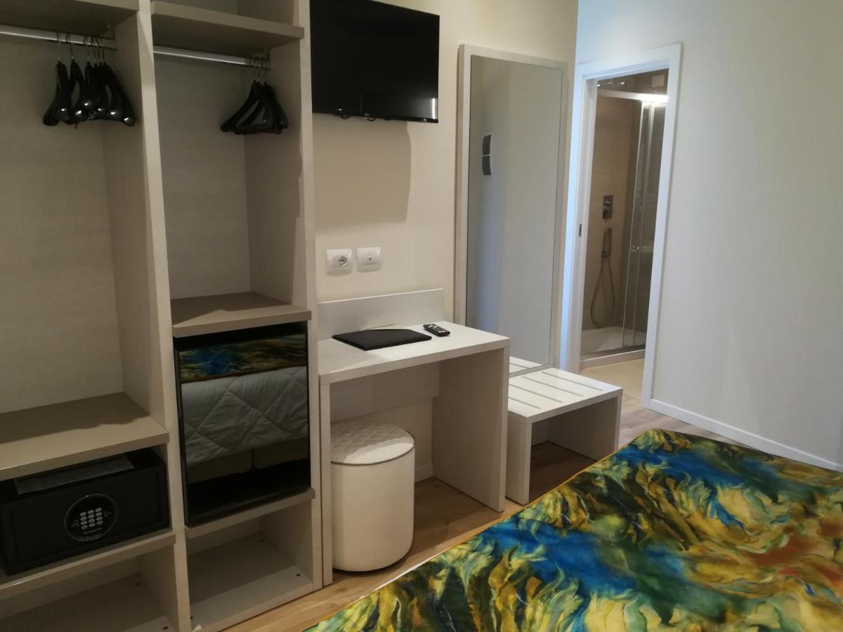 Roma Hotel Кастільйоне-делла-Пеская Екстер'єр фото