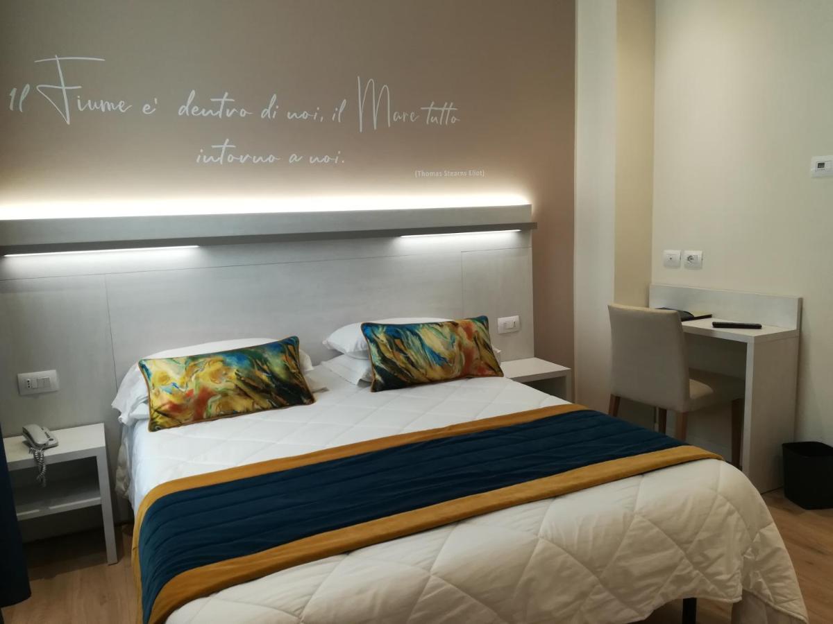 Roma Hotel Кастільйоне-делла-Пеская Екстер'єр фото