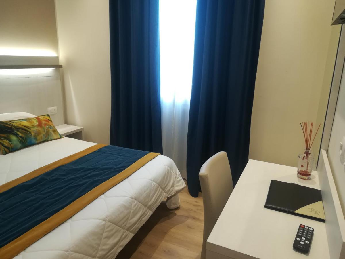 Roma Hotel Кастільйоне-делла-Пеская Екстер'єр фото