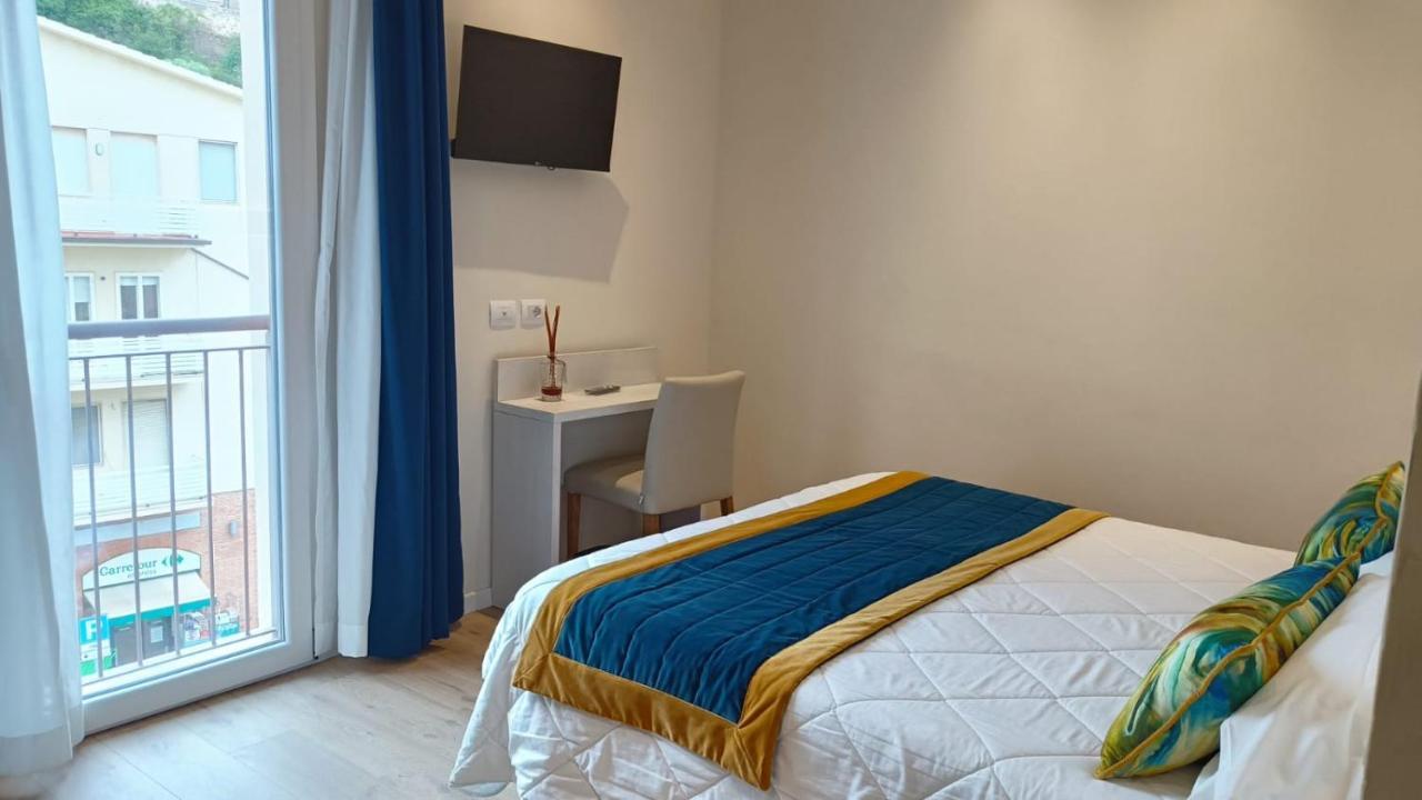 Roma Hotel Кастільйоне-делла-Пеская Екстер'єр фото
